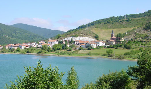 Hotel-Rural-Quinto-Real-Eugui-vista-Embalse